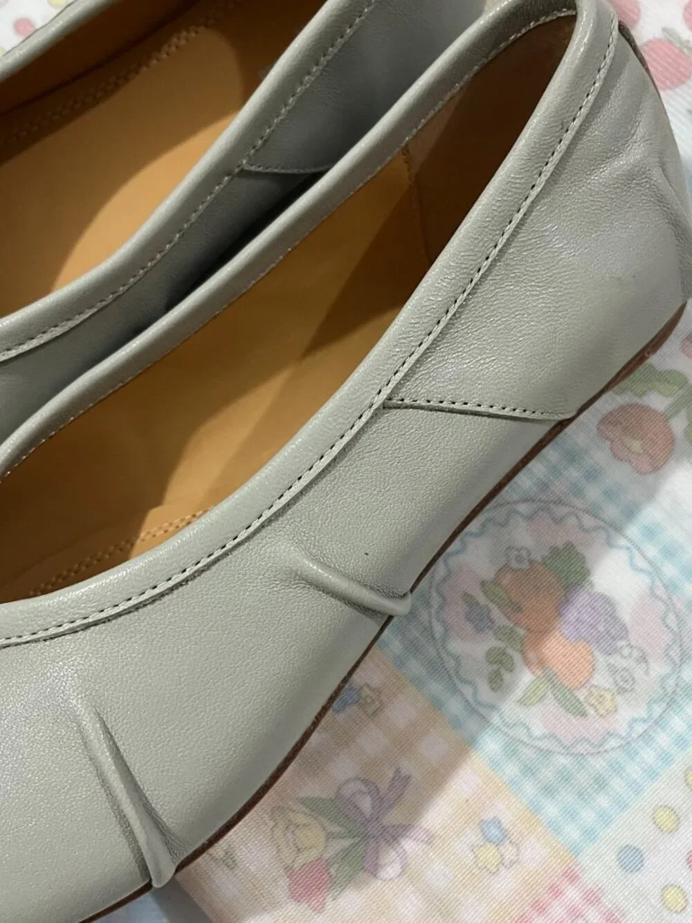 Maison Margiela Tabi Split-Toe Ballet Flats (Light Grey-Green)